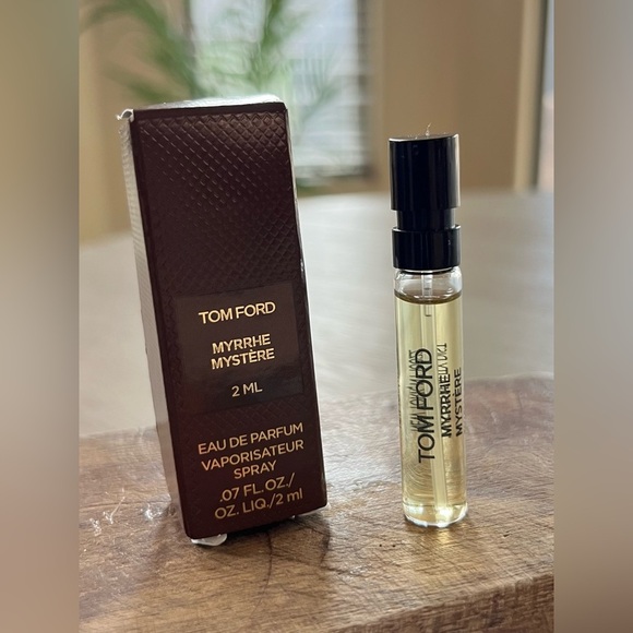 New Tom Ford Myrrhe Mystere Eau de Parfum Spray Travel Size 2ml - Picture 4 of 6